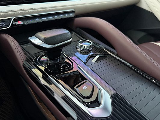 Geely Monjaro Люкс, 2024 года, пробег 34000 км