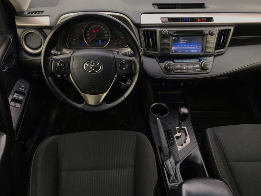 Toyota RAV4, 2015 года, пробег 224000 км