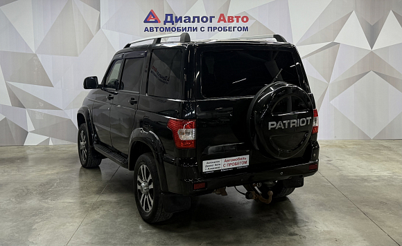 УАЗ Patriot, 2015 года, пробег 245647 км