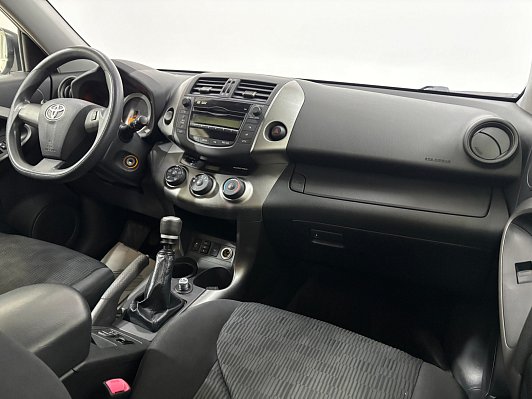 Toyota RAV4, 2012 года, пробег 156391 км