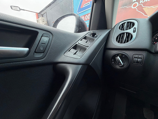Volkswagen Tiguan Trend&Fun, 2011 года, пробег 312230 км