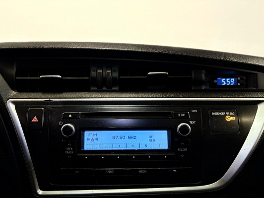 Toyota Auris, 2014 года, пробег 157000 км