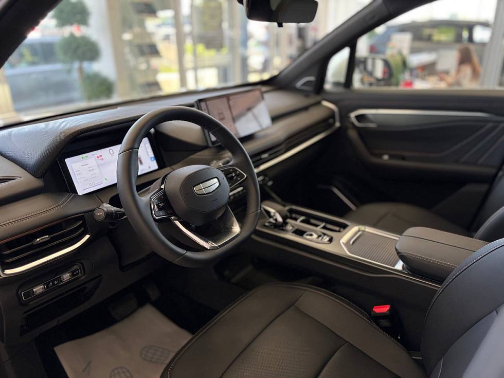 Geely Okavango Flagship, белый