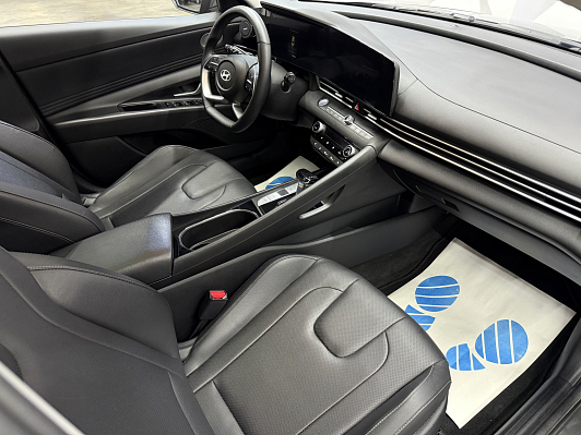 Hyundai Elantra LUX, 2023 года, пробег 76279 км
