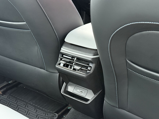 Geely Emgrand Flagship, 2023 года, пробег 20600 км