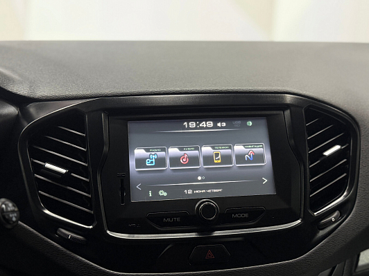 Lada (ВАЗ) Vesta Comfort Multimedia, 2018 года, пробег 142975 км