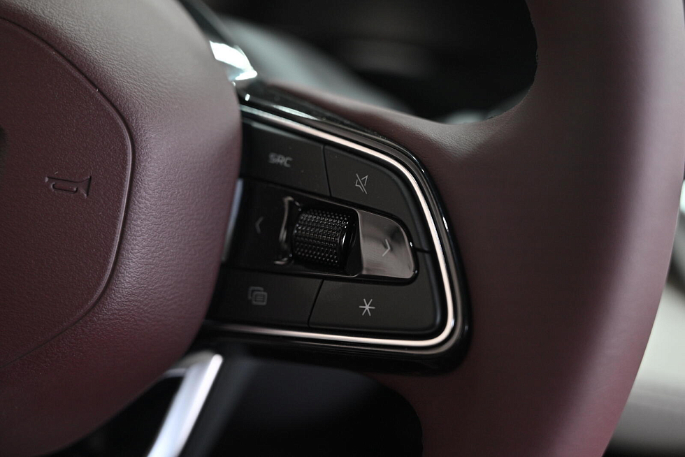 Geely Monjaro Flagship (2023-2025), белый