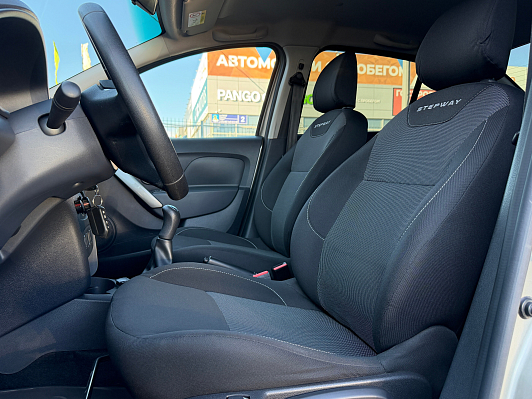 Renault Logan Stepway Life, 2020 года, пробег 77160 км