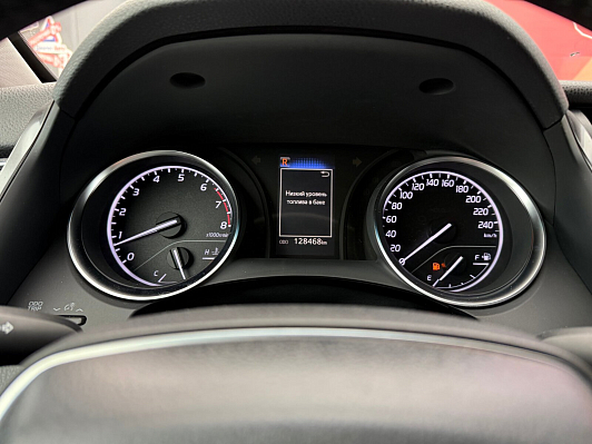 Toyota Camry Элеганс Safety, 2019 года, пробег 128500 км