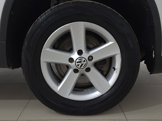 Volkswagen Tiguan Trend&Fun, 2009 года, пробег 215365 км