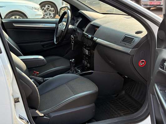 Opel Astra, 2013 года, пробег 210036 км