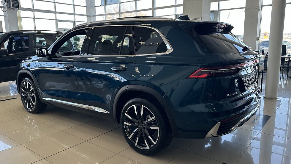Geely Monjaro Флагман, синий