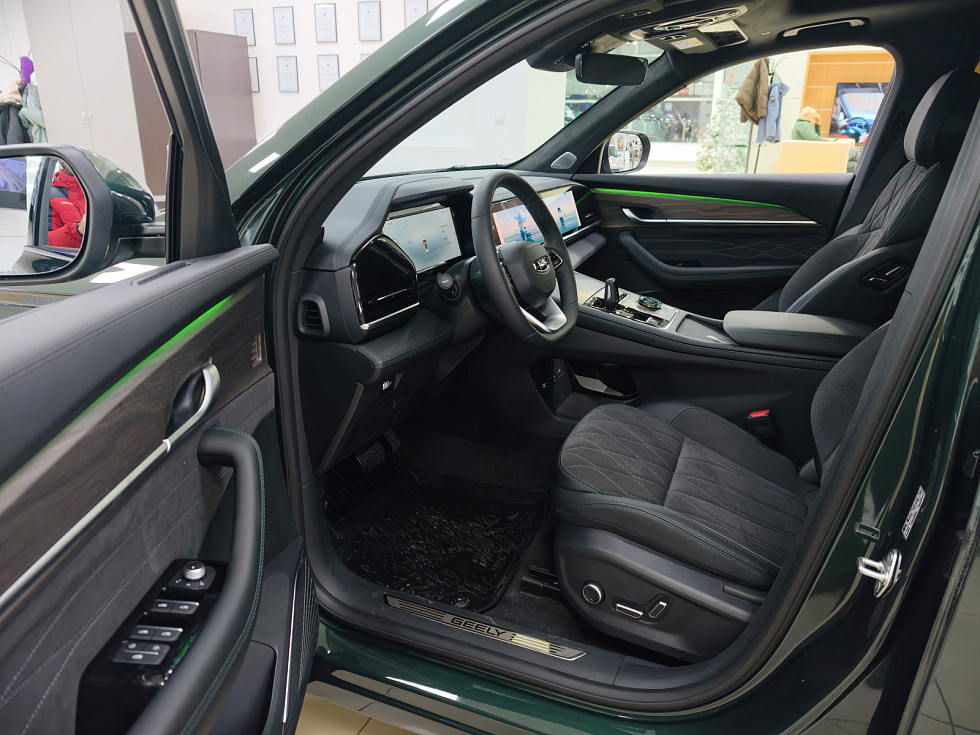 Geely Monjaro Flagship SE, зеленый