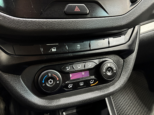 Lada (ВАЗ) Vesta Comfort Winter, 2019 года, пробег 100160 км