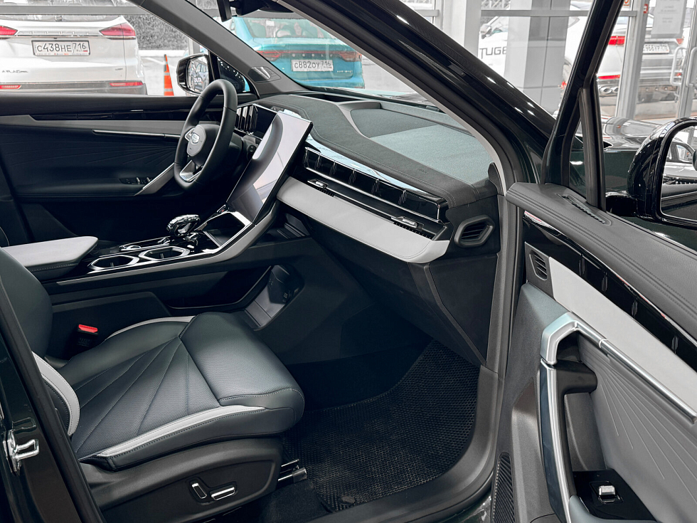 Geely Atlas , зеленый