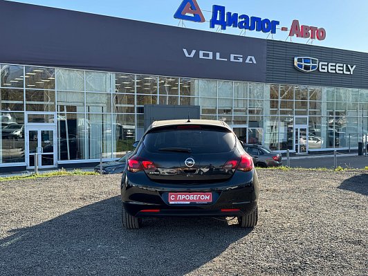 Opel Astra, 2011 года, пробег 156002 км
