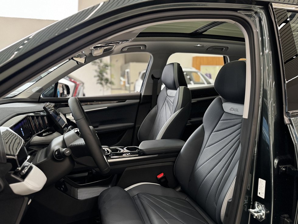 Geely Atlas Флагман, черный