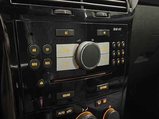 Opel Astra, 2010 года, пробег 252000 км