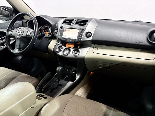 Toyota RAV4, 2010 года, пробег 178807 км
