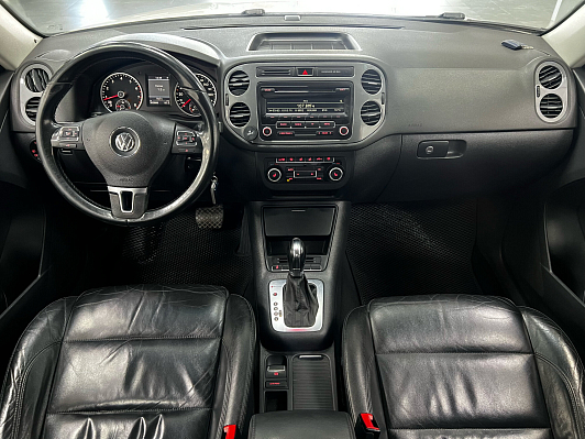 Volkswagen Tiguan Avenue, 2012 года, пробег 305872 км