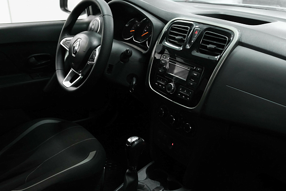 Renault Logan Drive, 2020 года, пробег 99513 км