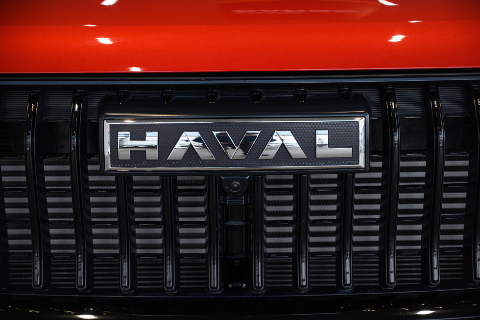 Haval Jolion Tech+, красный