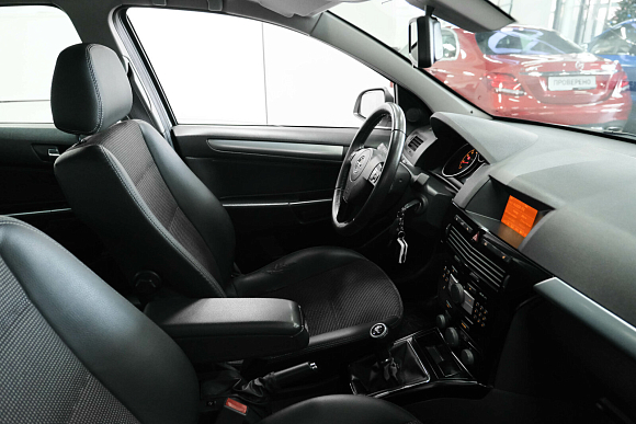 Opel Astra Cosmo, 2013 года, пробег 127000 км