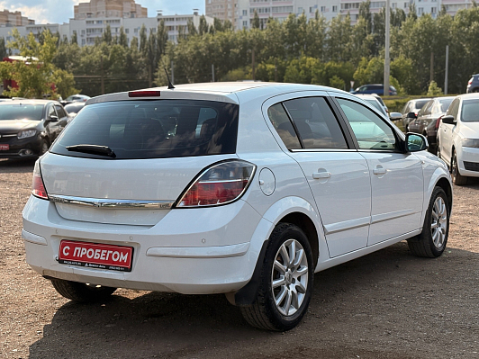 Opel Astra, 2013 года, пробег 210036 км