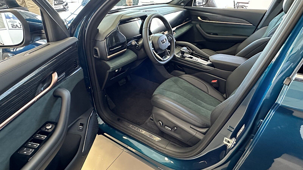 Geely Monjaro Exclusive, зеленый