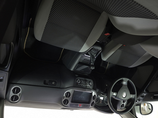 Volkswagen Tiguan Trend&Fun, 2009 года, пробег 215365 км