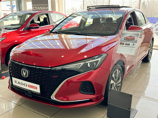 Changan Eado Plus DLX, красный