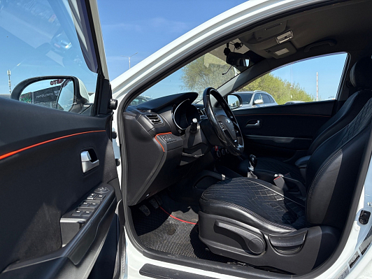 Kia Rio Luxe, 2015 года, пробег 140291 км