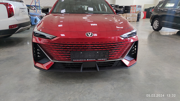 Changan UNI-V Tech, красный