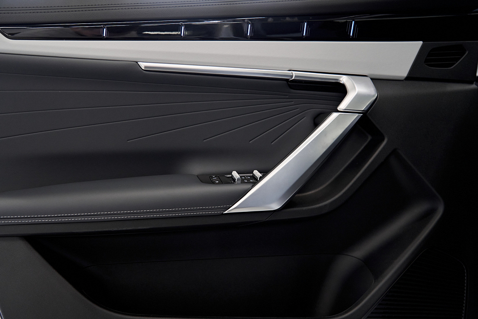 Geely Atlas Flagship Sport, серый