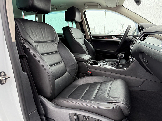 Volkswagen Touareg R-line Executive, 2015 года, пробег 159188 км