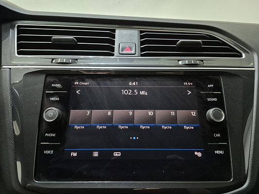 Volkswagen Tiguan Highline, 2018 года, пробег 124500 км