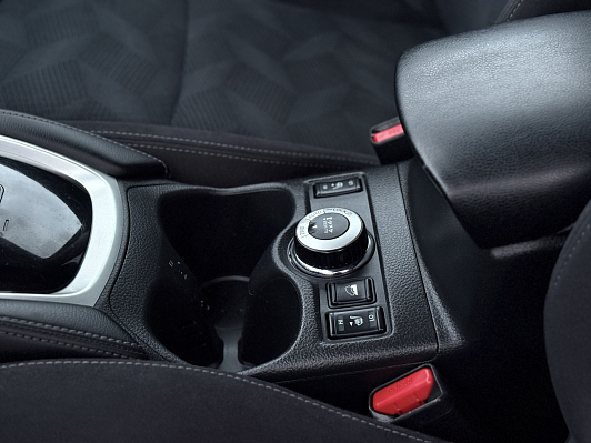 Nissan X-Trail SE, 2016 года, пробег 213485 км