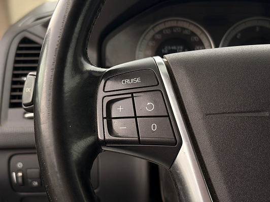 Volvo XC60 Kinetic, 2012 года, пробег 234700 км
