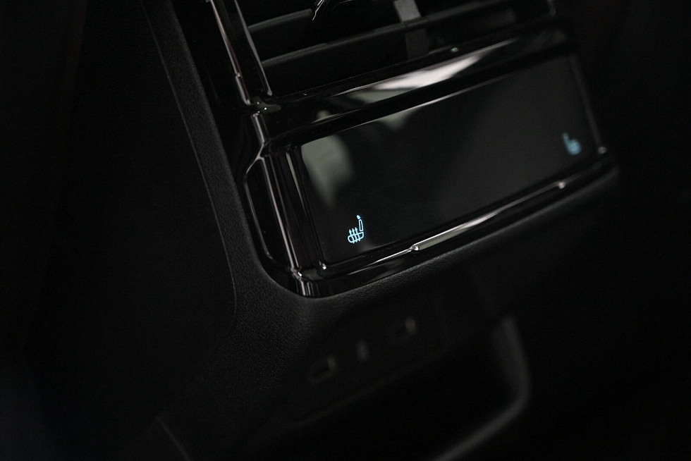 Geely Monjaro , белый