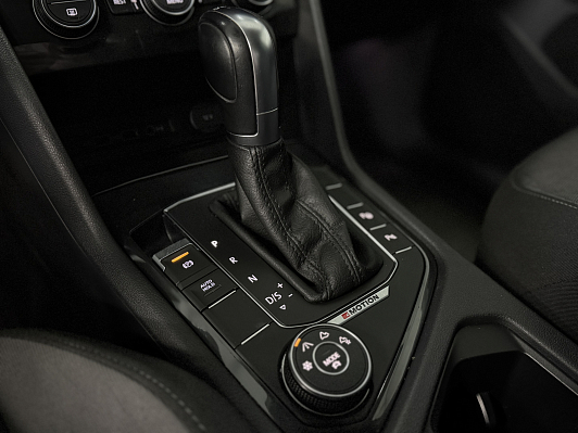 Volkswagen Tiguan, 2018 года, пробег 119000 км