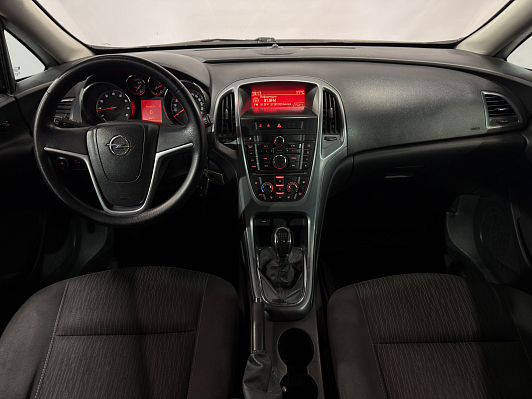 Opel Astra, 2013 года, пробег 222890 км