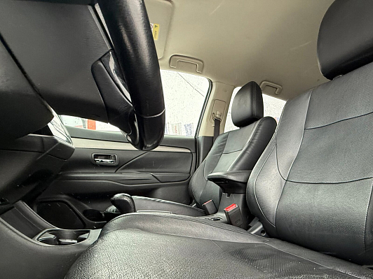 Mitsubishi Outlander Instyle, 2015 года, пробег 195496 км