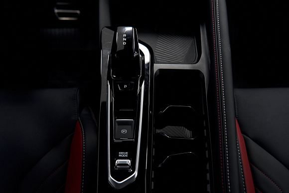Geely Coolray Flagship, белый