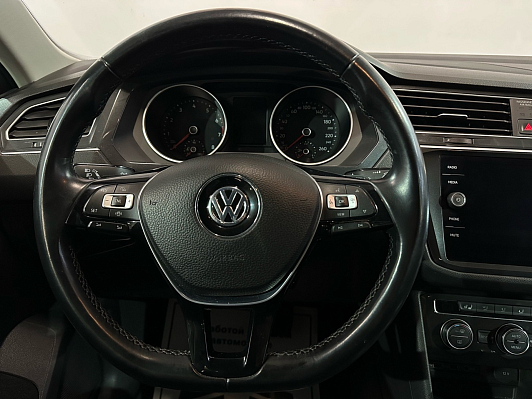 Volkswagen Tiguan Trendline, 2019 года, пробег 105000 км