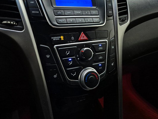 Hyundai i30 Classic, 2012 года, пробег 252075 км