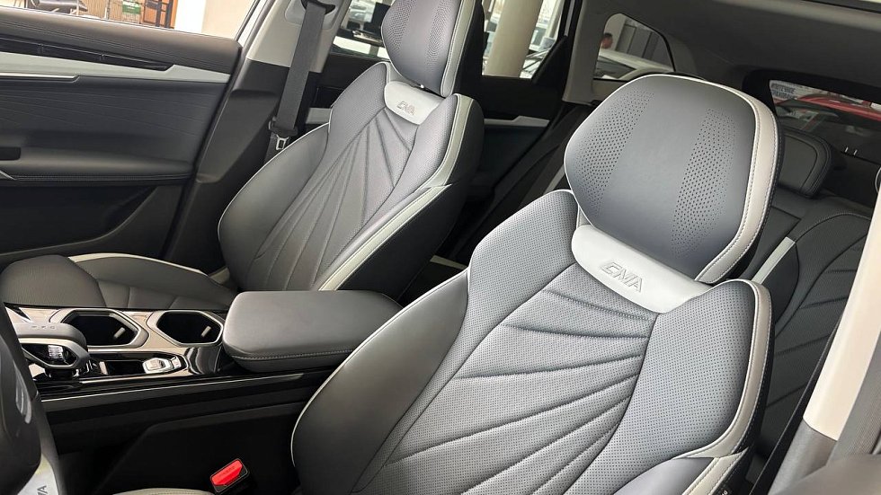 Geely Atlas Флагман, белый