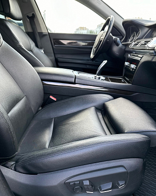 BMW 7 серии, 2013 года, пробег 126042 км