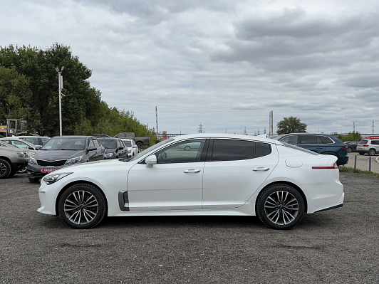 Kia Stinger Luxe, 2019 года, пробег 130395 км