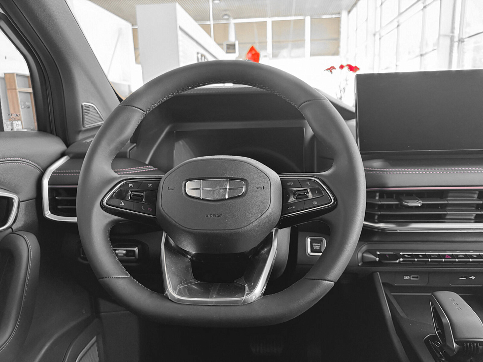 Geely Okavango Luxury, белый