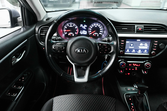 Kia Rio Luxe RED Line, 2018 года, пробег 154000 км